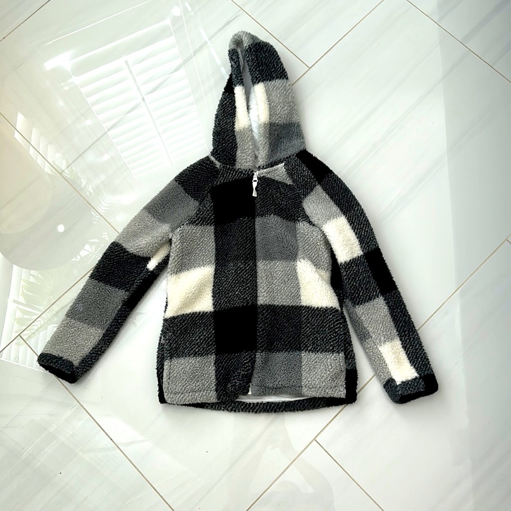 ⭐️Cat and Jacket, Girls buffalo plaid, hooded, zip up Sherpa